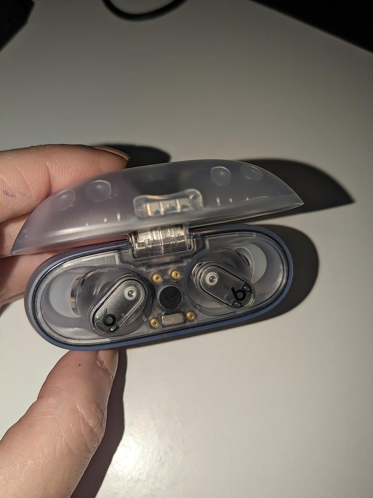 Beats Studio Buds + Kopfhörer Cremeweiß ANC