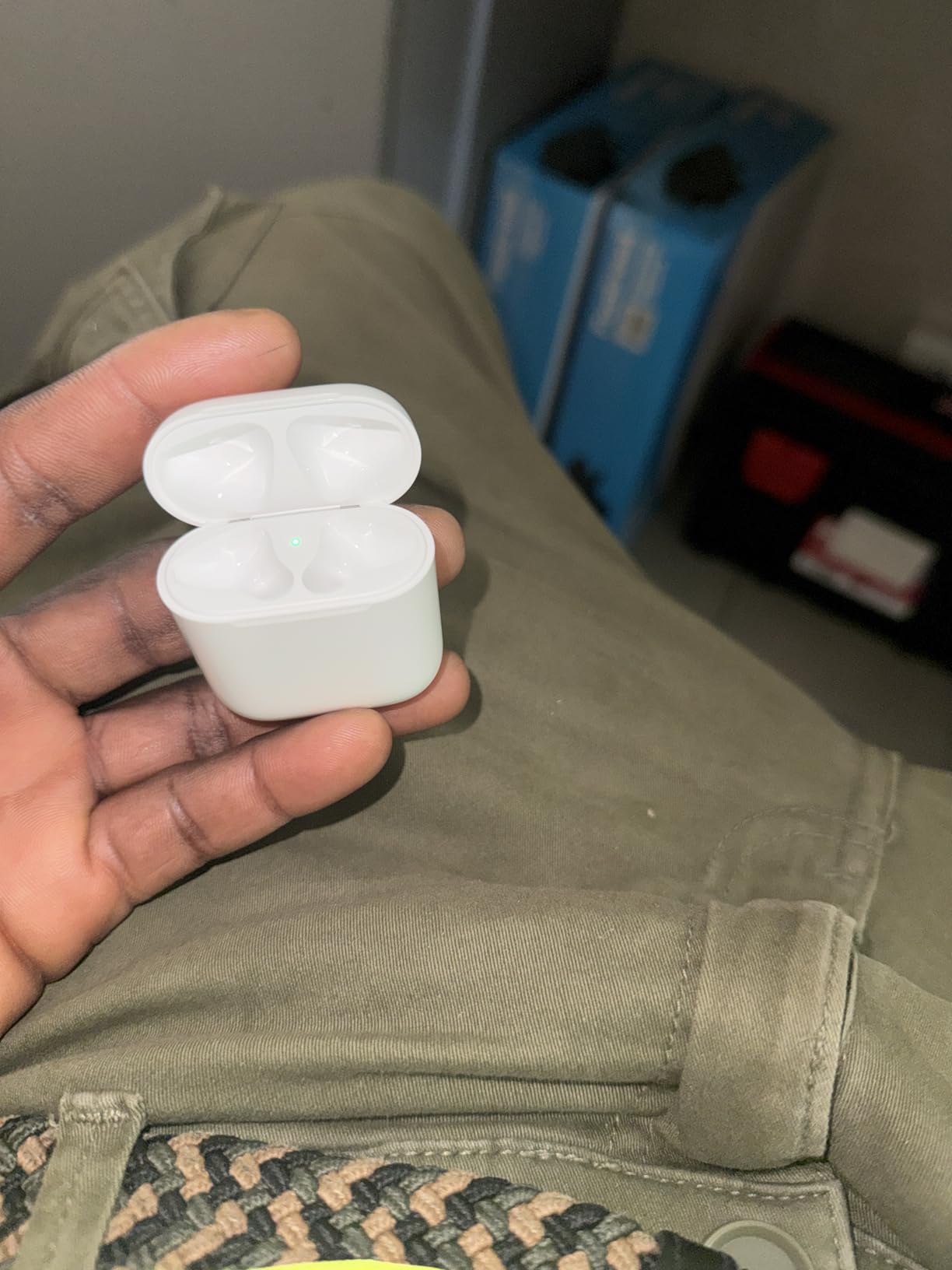 Apple AirPods 2. Generation Ladecase Kopfhörer Weiß