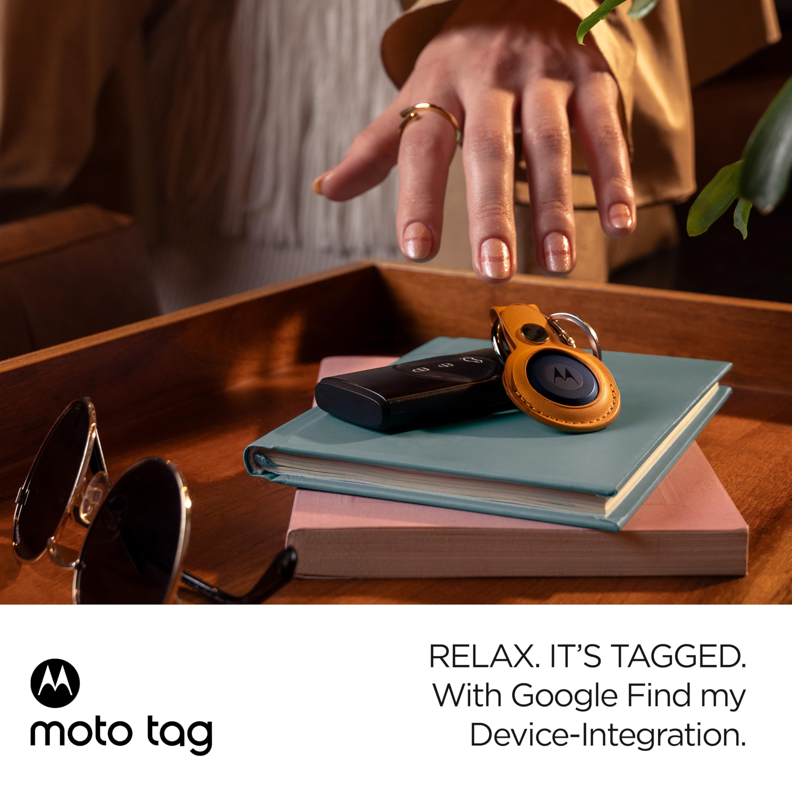 Motorola Moto Tag Smart Tracker Starlight Blue Bluetooth