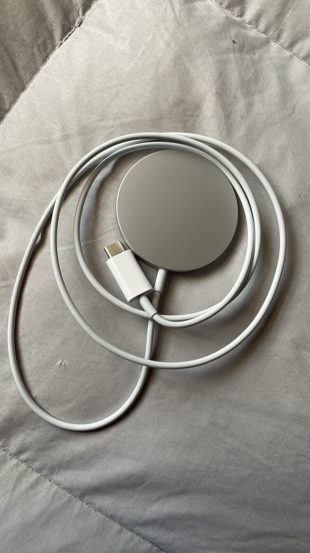 Apple MagSafe Ladegerät kabellos 15W Qi weiß