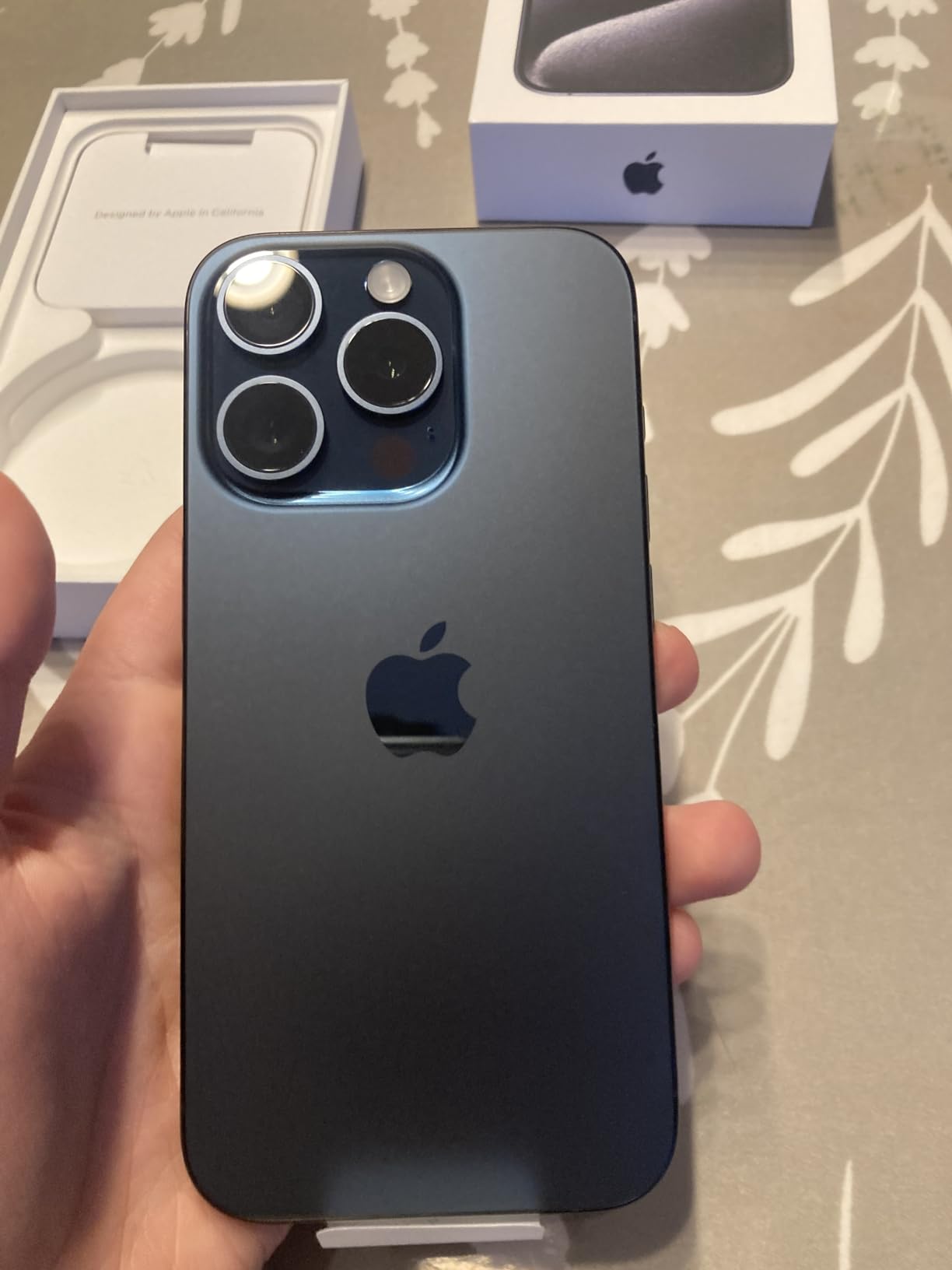 Apple iPhone 15 Pro 128GB Smartphone Titan Blau