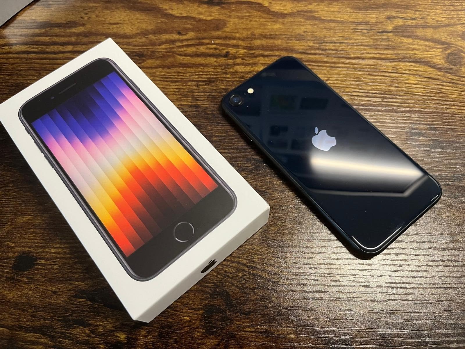 Apple iPhone SE 2022 Smartphone 64 GB Polarstern 5G