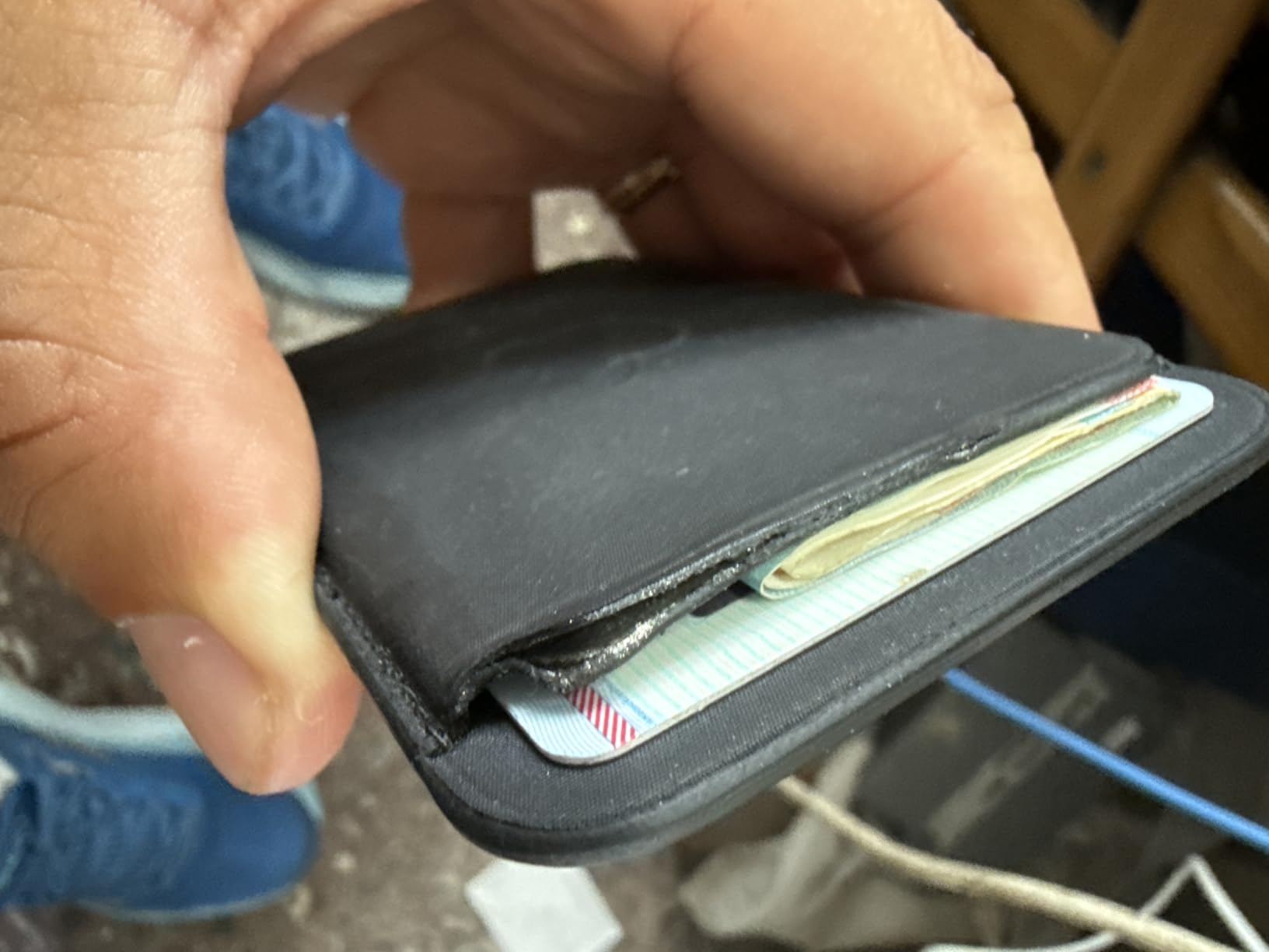 Apple iPhone Feingewebe Wallet MagSafe Schwarz für 3 Karten