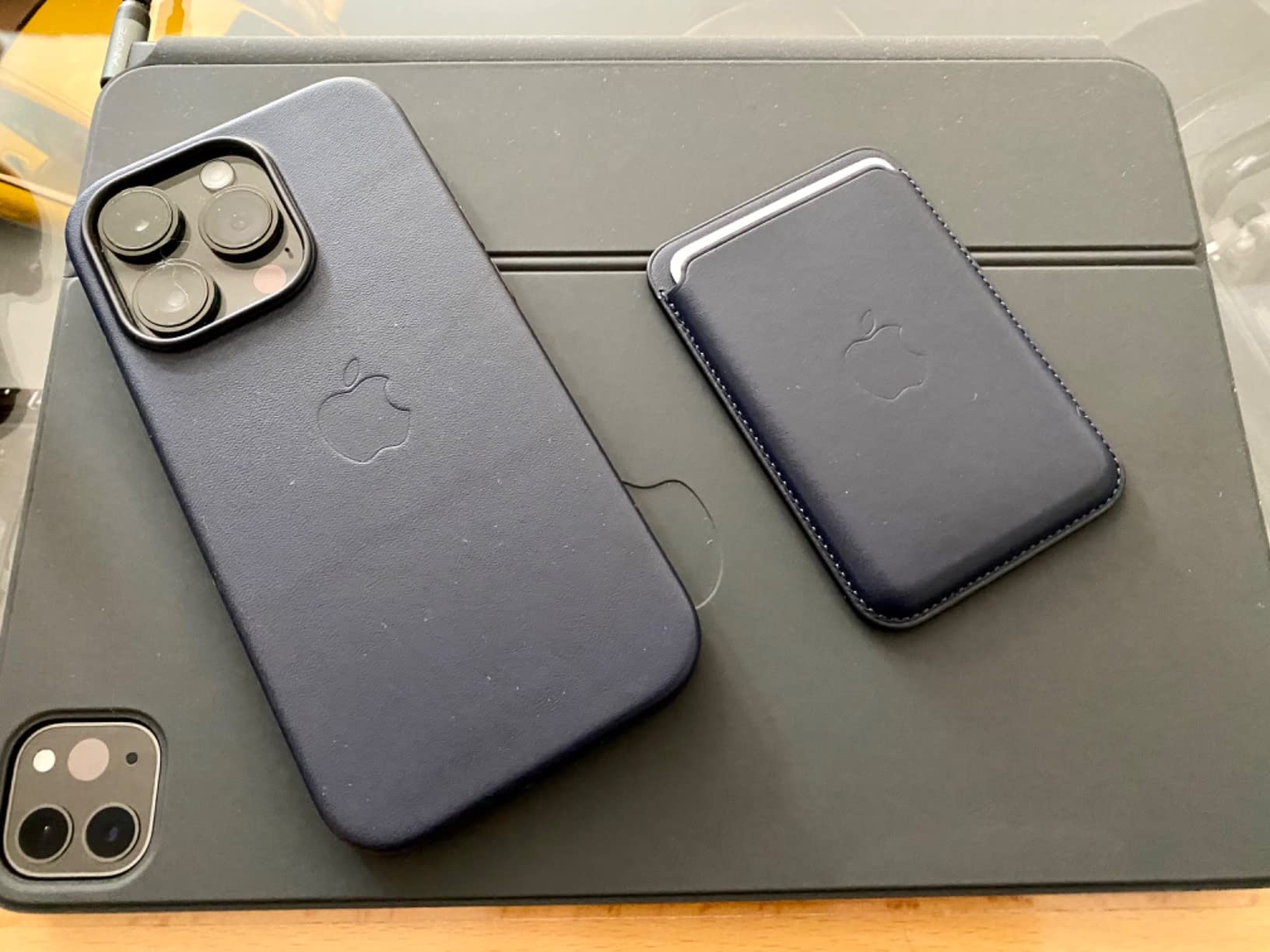 Apple iPhone Leder Wallet Kartenetui Tinte MagSafe 3 Karten