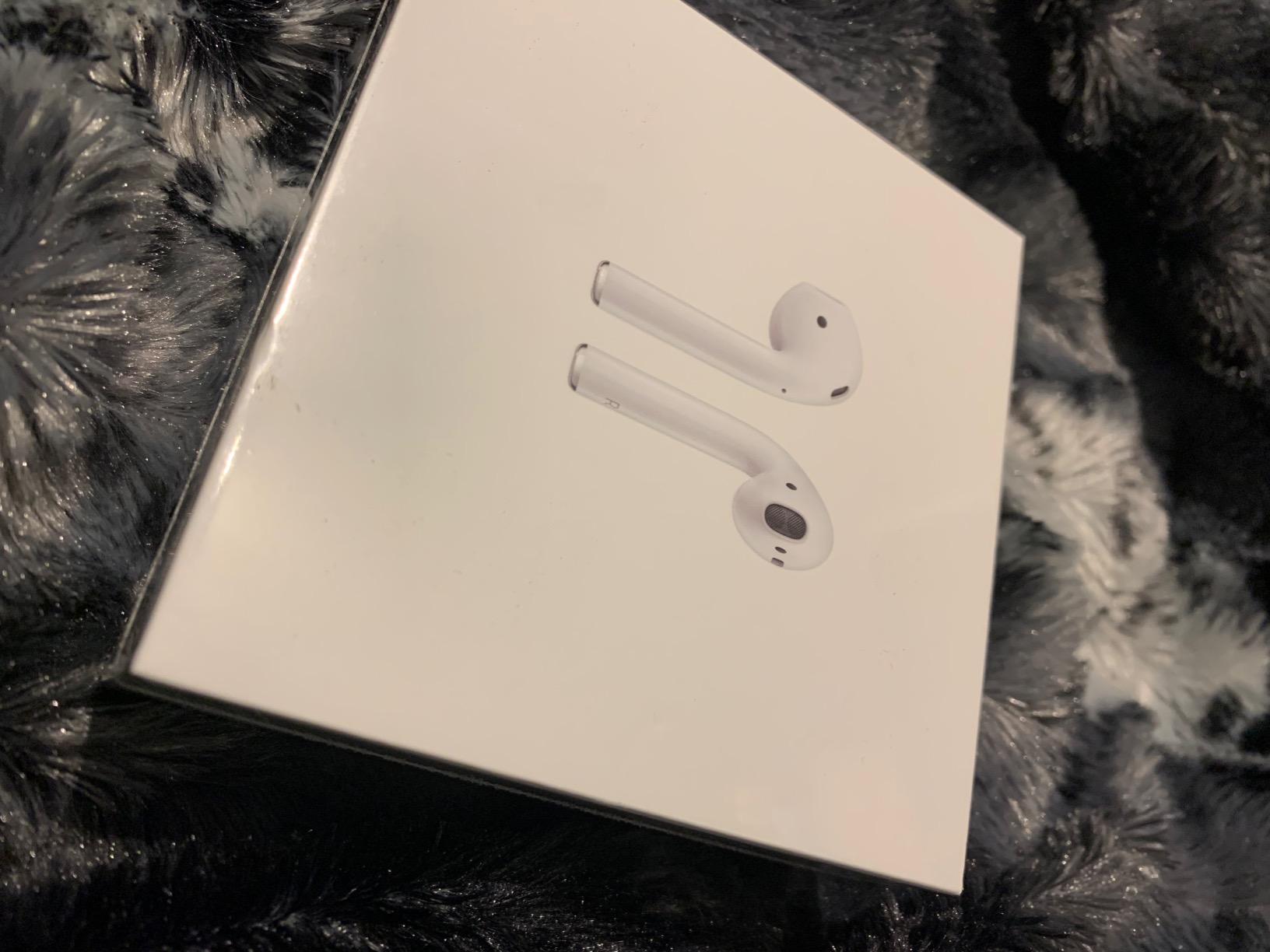 Apple AirPods 2. Generation Ladecase Kopfhörer Weiß
