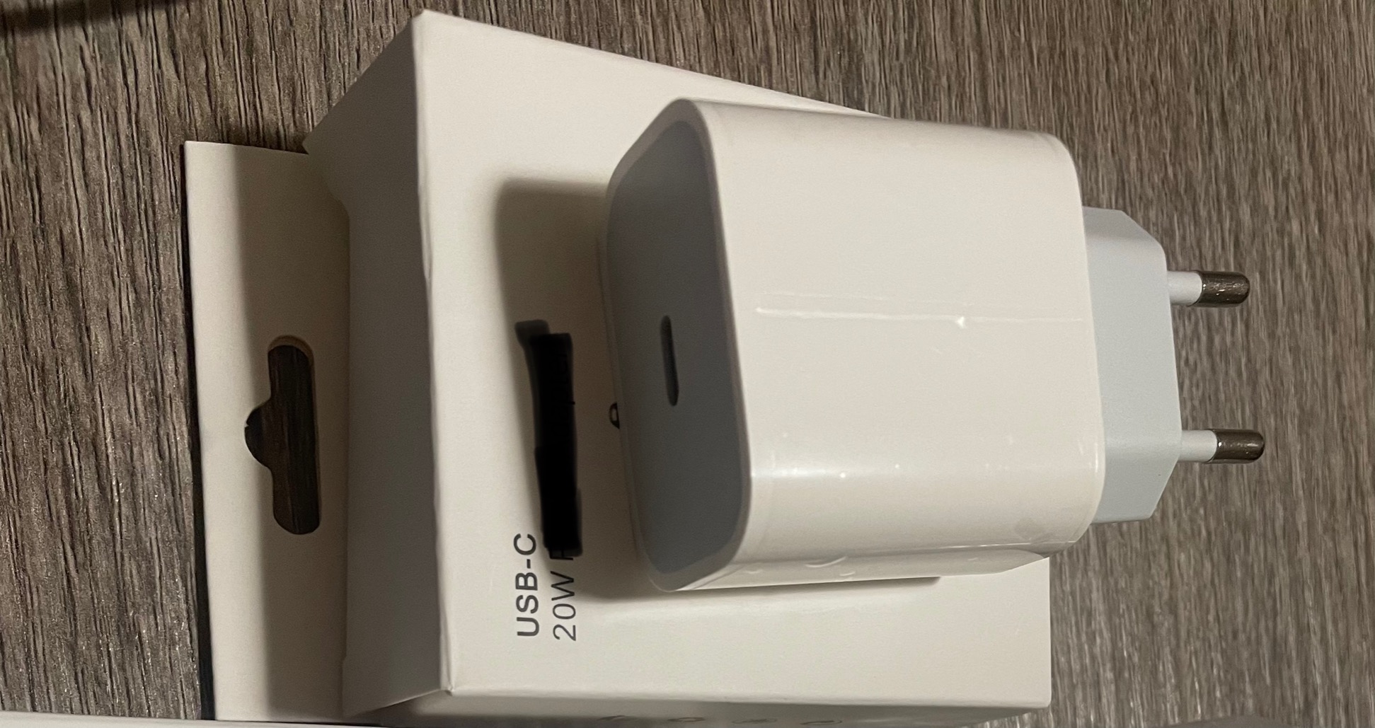 Apple MagSafe Ladegerät kabellos 15W Qi weiß