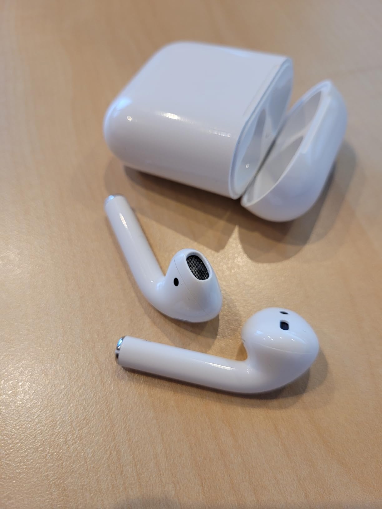 Apple AirPods 2. Generation Ladecase Kopfhörer Weiß