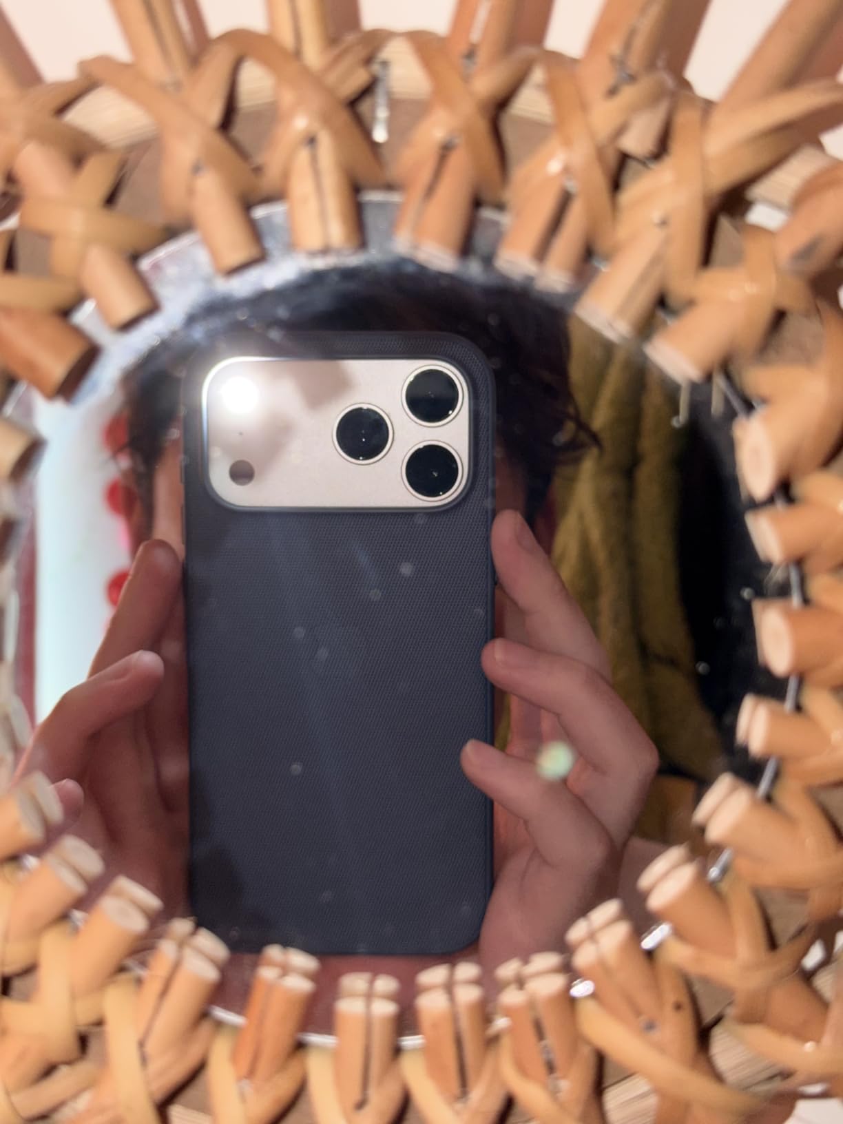 Apple iPhone 18 Pro Max Hülle Burgunder Gewebe