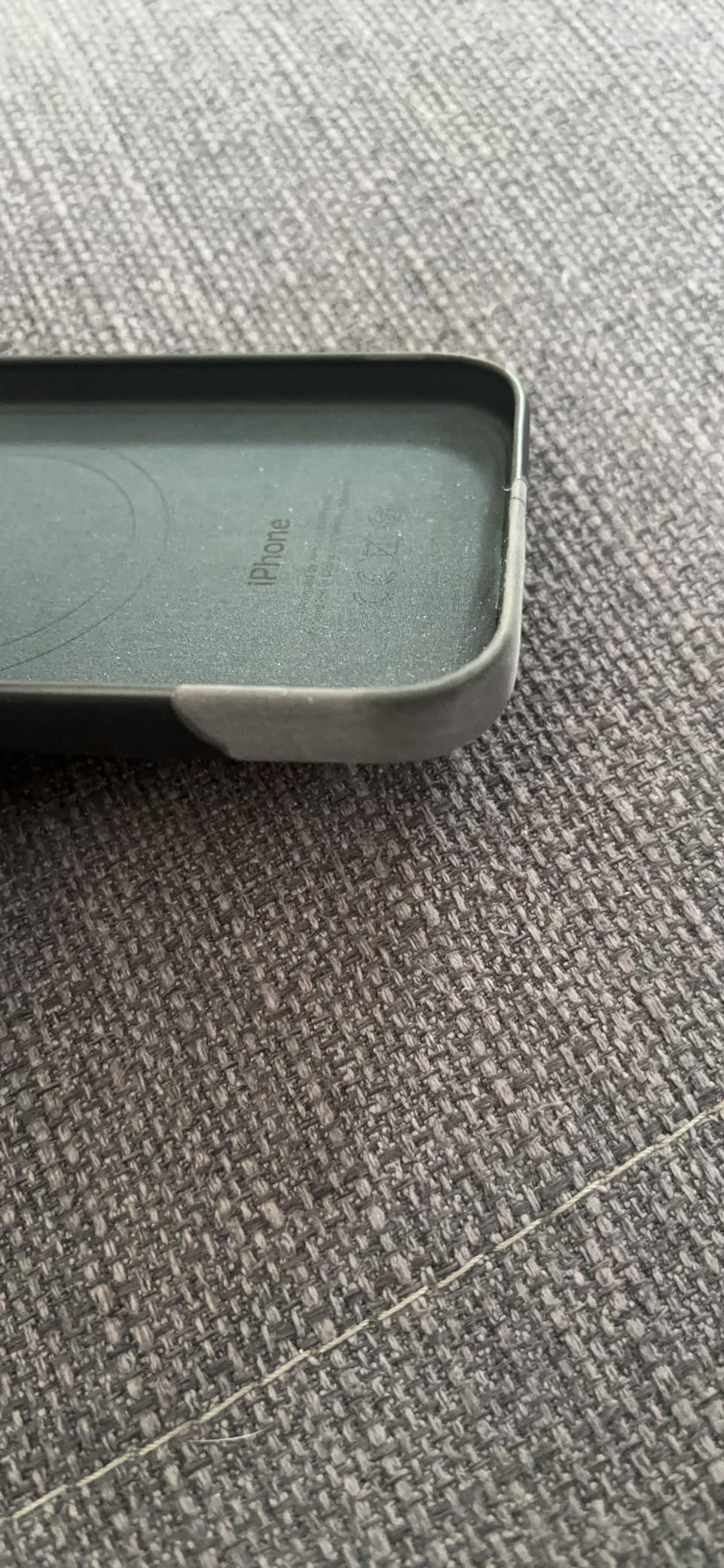 Apple iPhone 15 Feingewebe Case MagSafe Mulberry