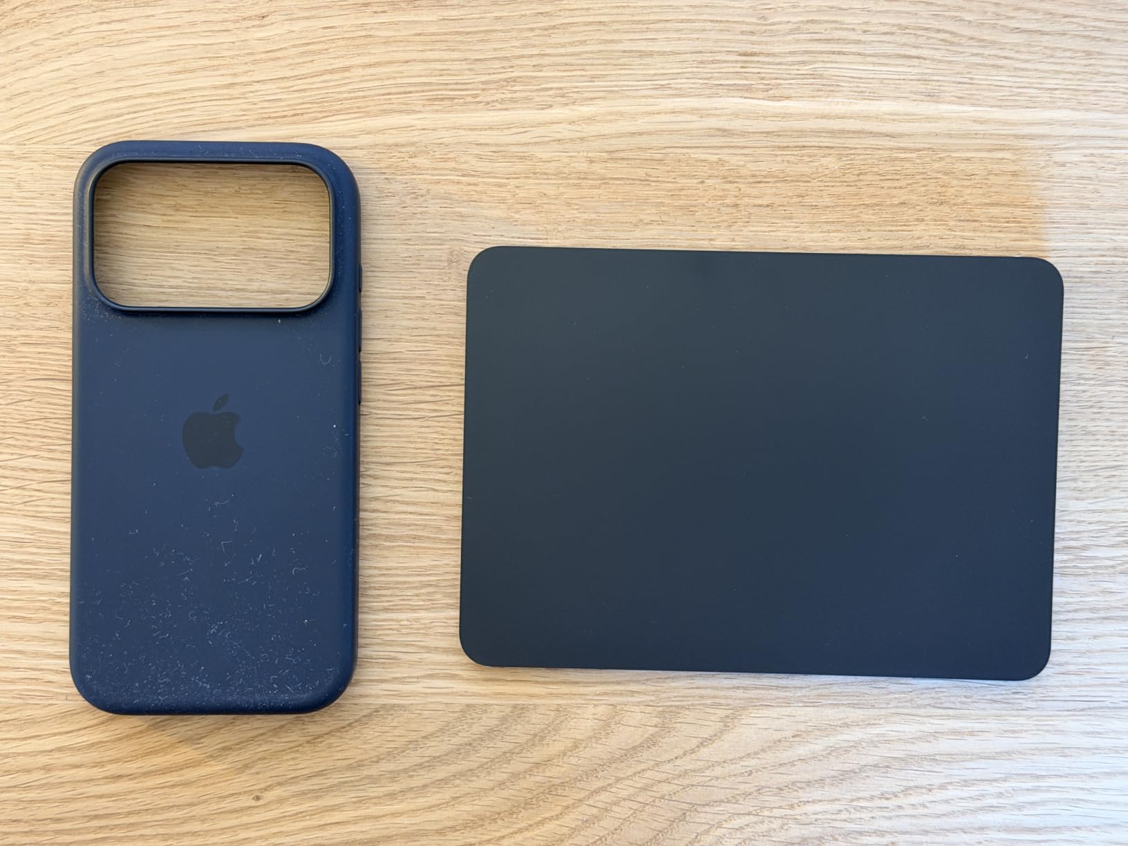 Apple iPhone 17 Pro Silikon Case MagSafe Nebelviolett