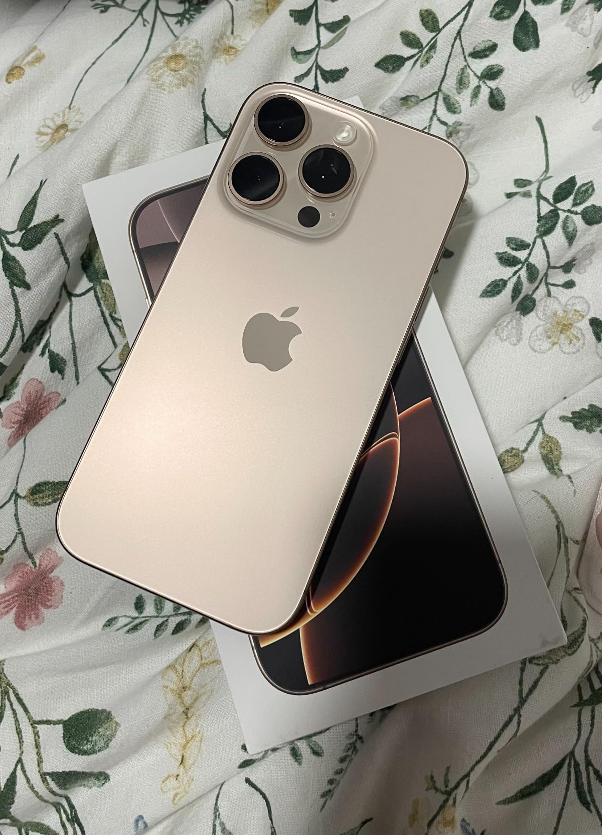 Apple iPhone 16 Pro Smartphone 256 GB Titan Schwarz 5G