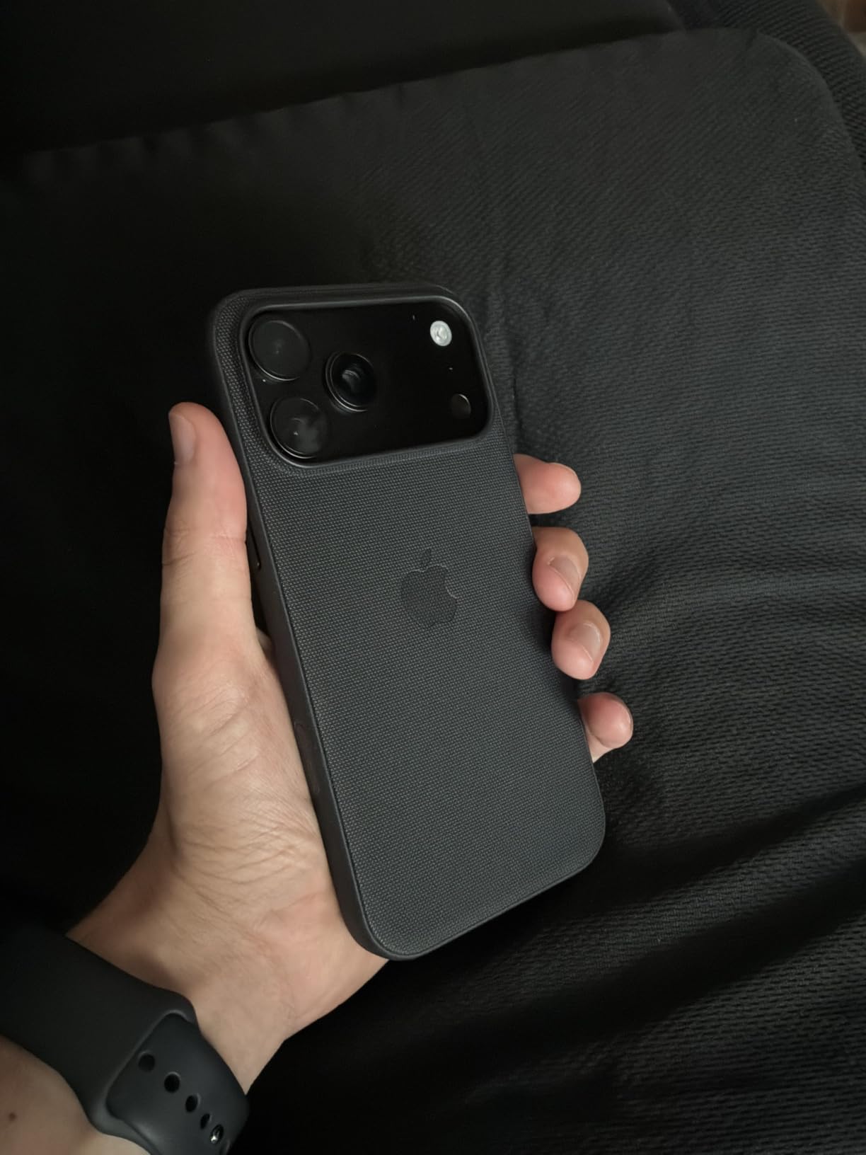Apple iPhone 18 Pro Max Hülle Burgunder Gewebe