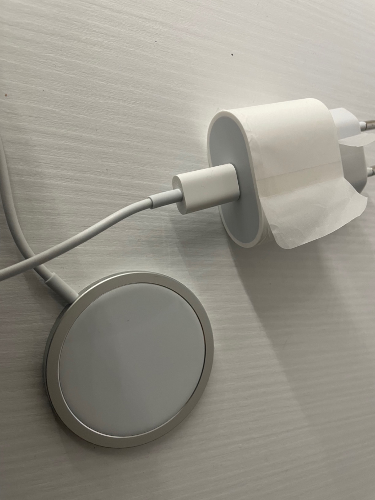 Apple MagSafe Ladegerät kabellos 15W Qi weiß