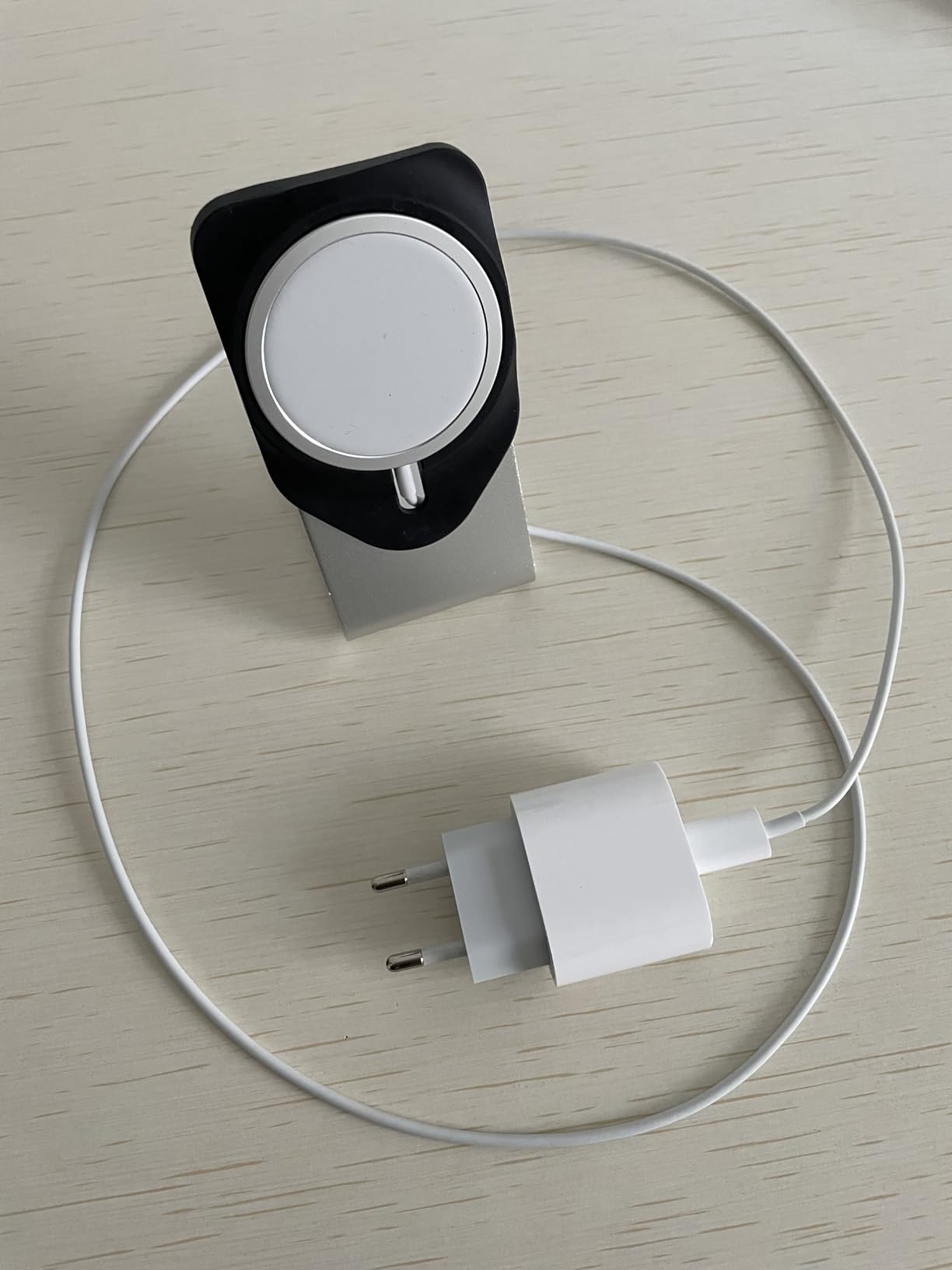 Apple MagSafe Ladegerät kabellos 15W Qi weiß