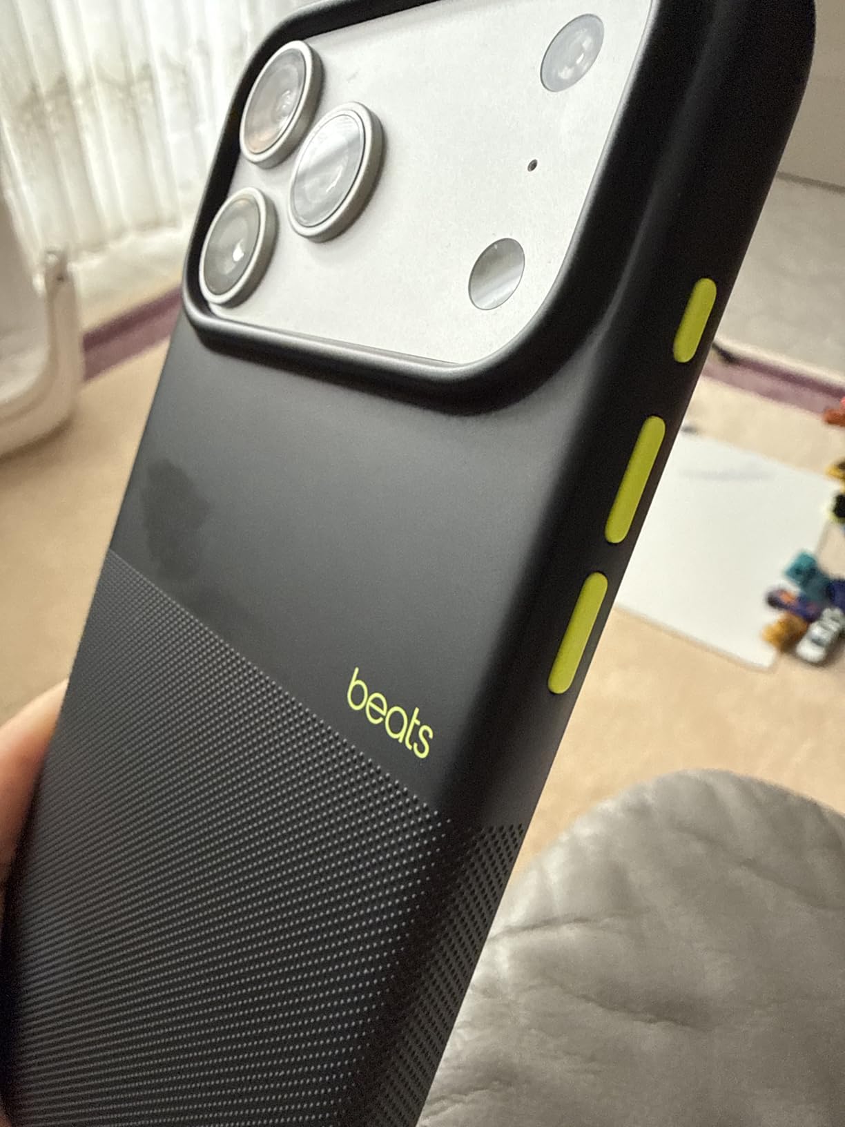 Beats iPhone 17 Rugged Case MagSafe Hülle Alpengrau