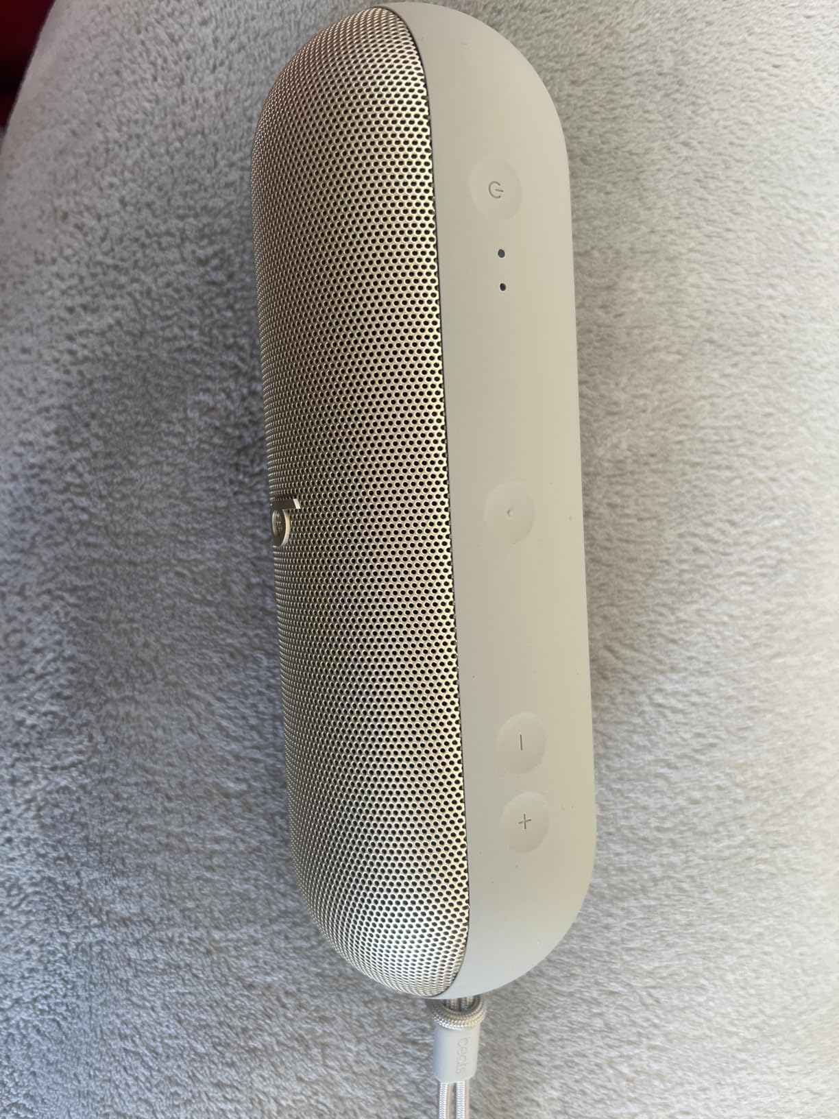 Beats Pill Bluetooth Lautsprecher Champagner 24h IP67