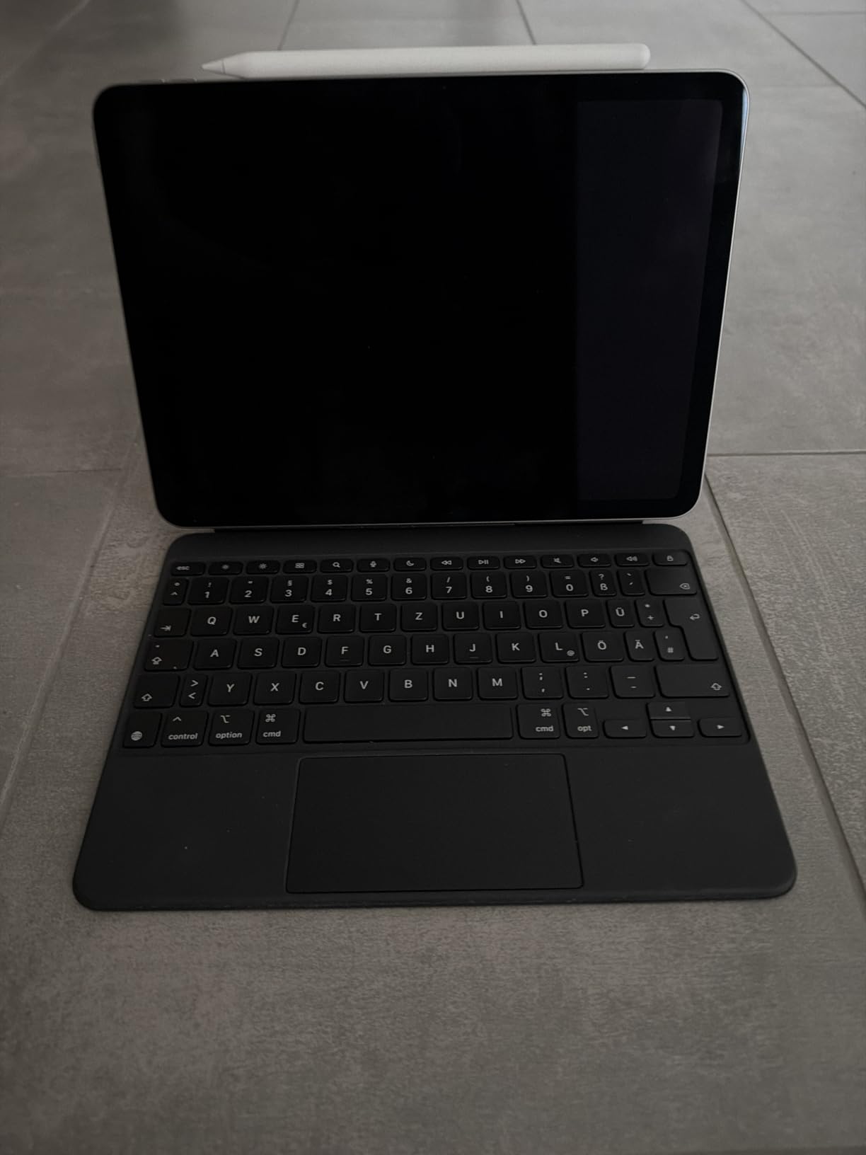 Apple Magic Keyboard 11 iPad Air M3 Tastatur Deutsch Schwarz