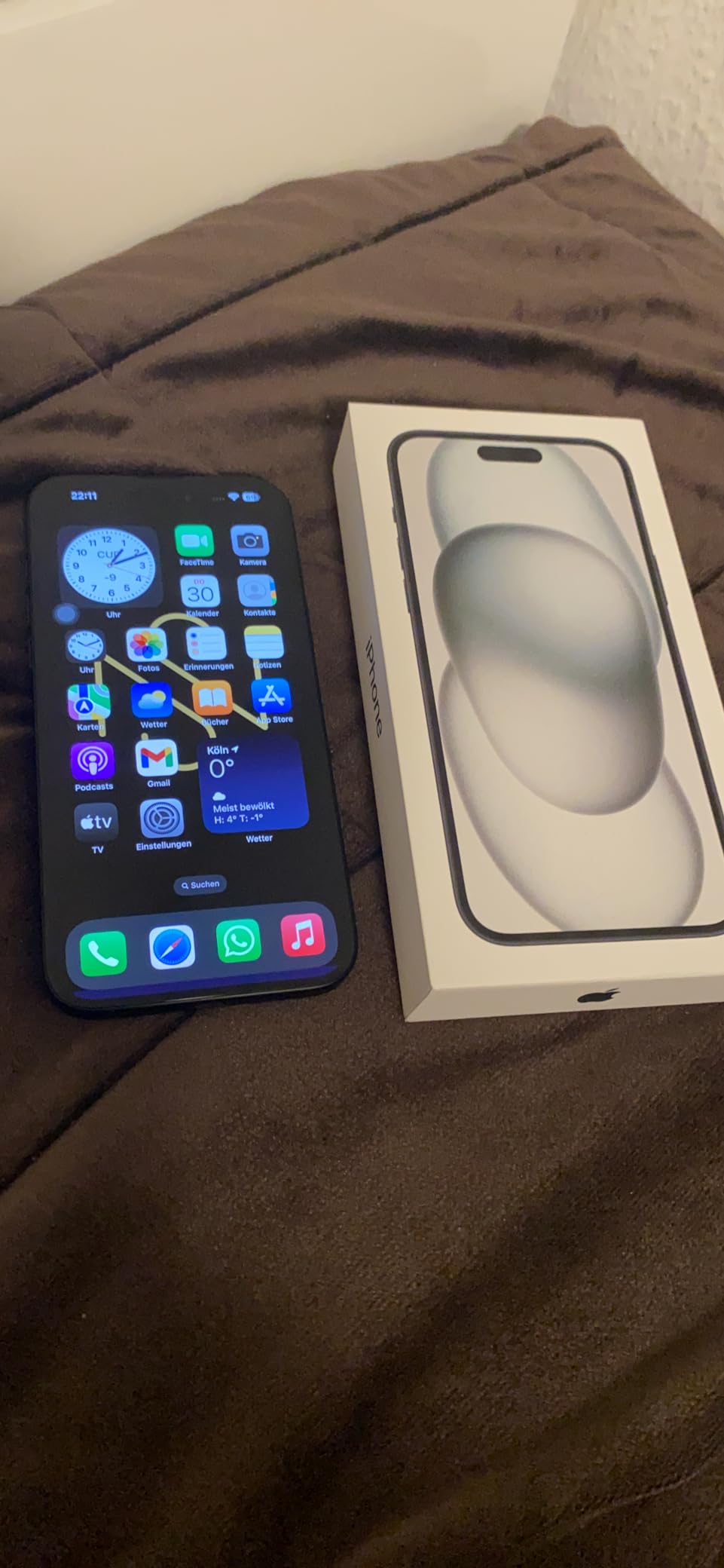 Apple iPhone 15 Plus 128GB Smartphone Schwarz 6,7 Zoll