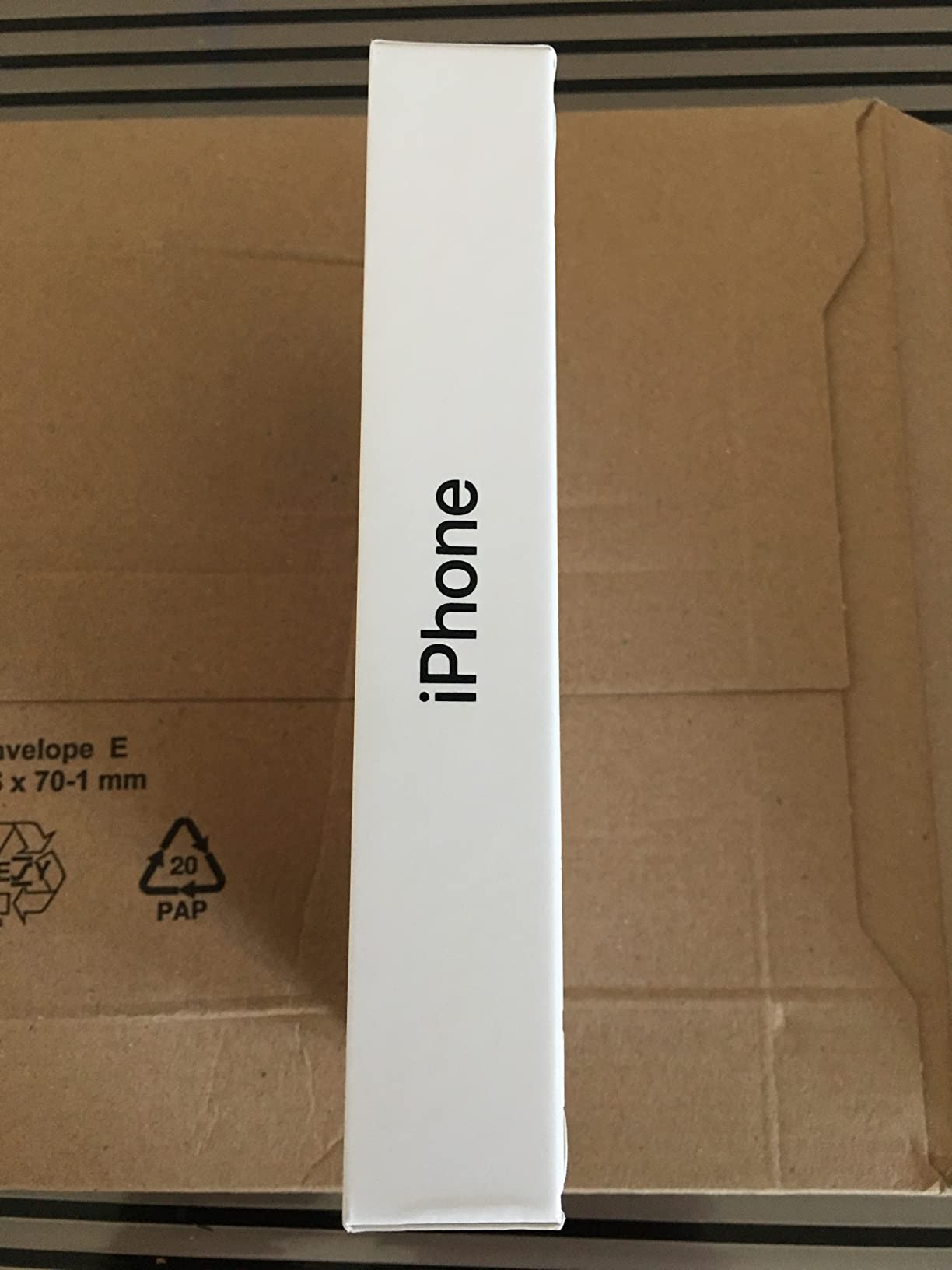 Apple iPhone SE 2022 Smartphone 64 GB Polarstern 5G