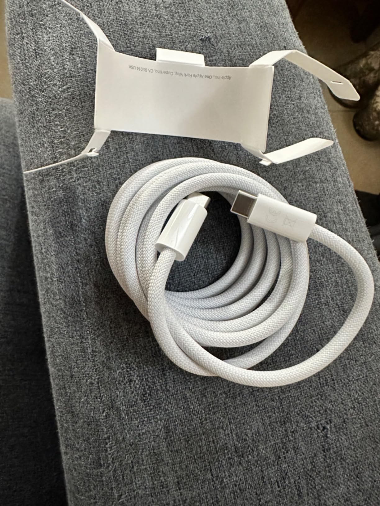 Apple 240W USB-C Ladekabel 2 m gewebt