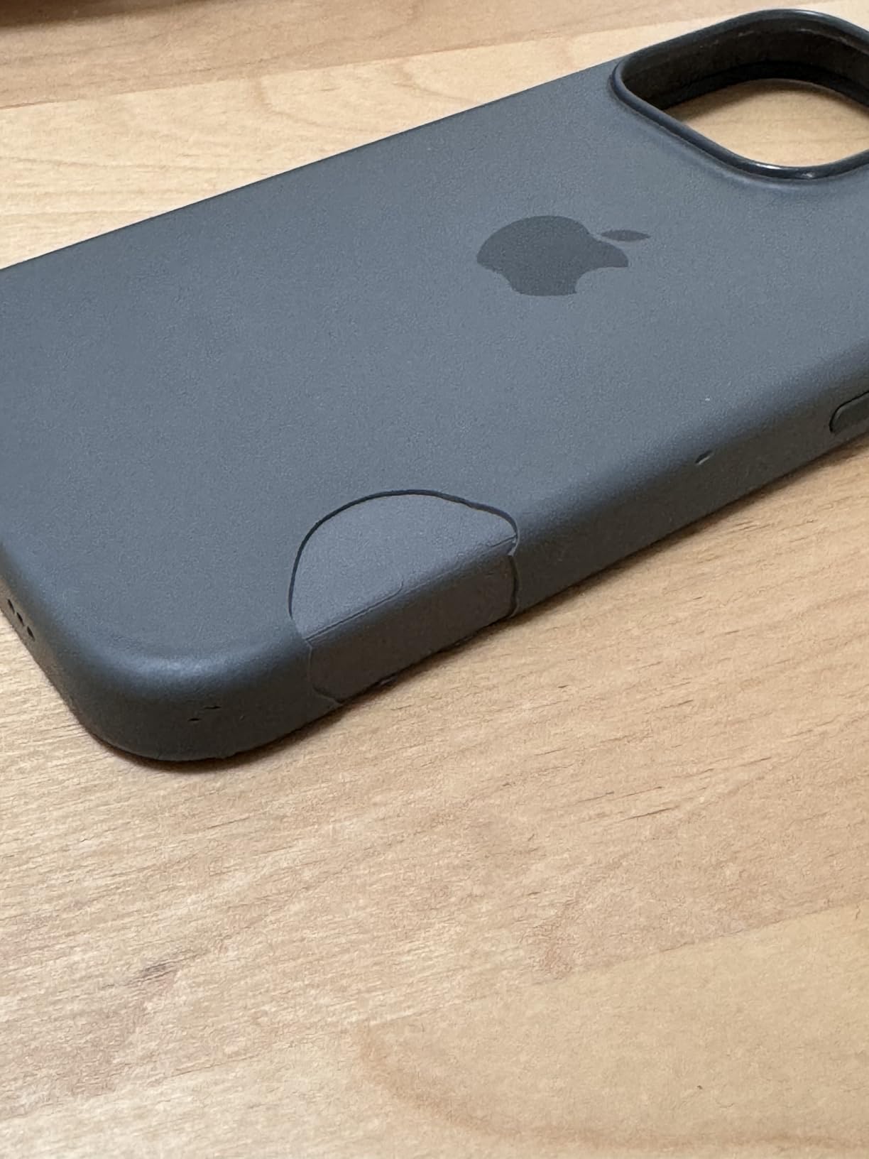 Apple iPhone 15 Pro Silikon Case MagSafe Tonbraun Hülle