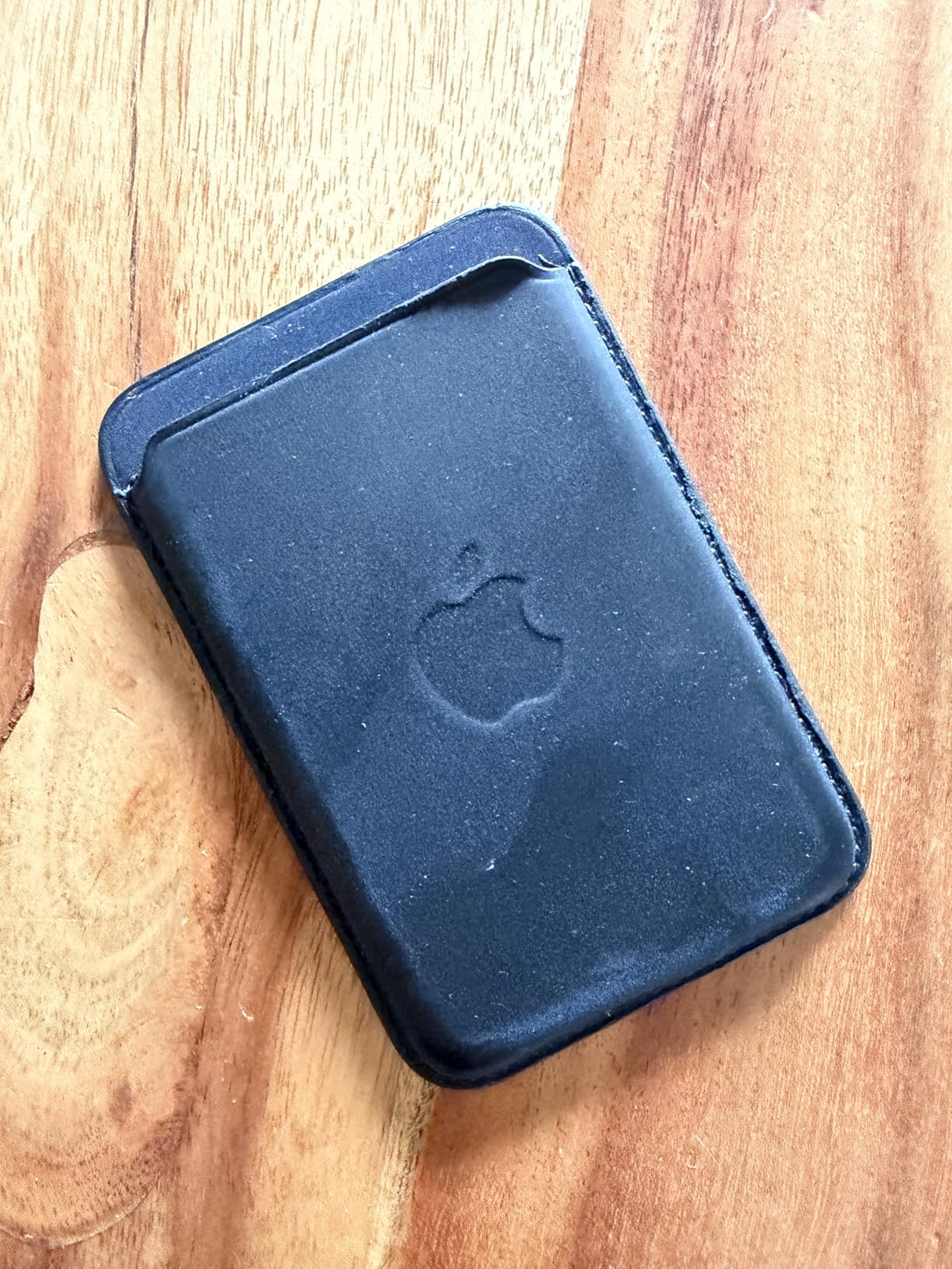 Apple iPhone Wallet Kartenetui MagSafe Brombeere