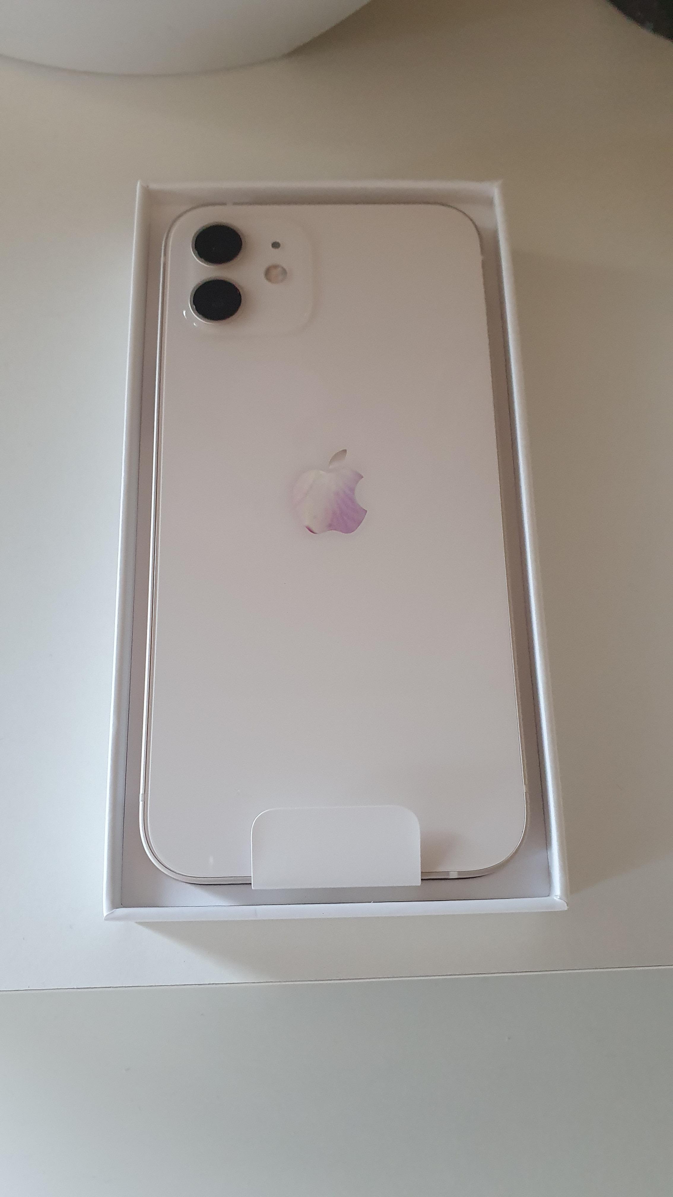 Apple iPhone 12 128 GB Smartphone Weiß 5G OLED