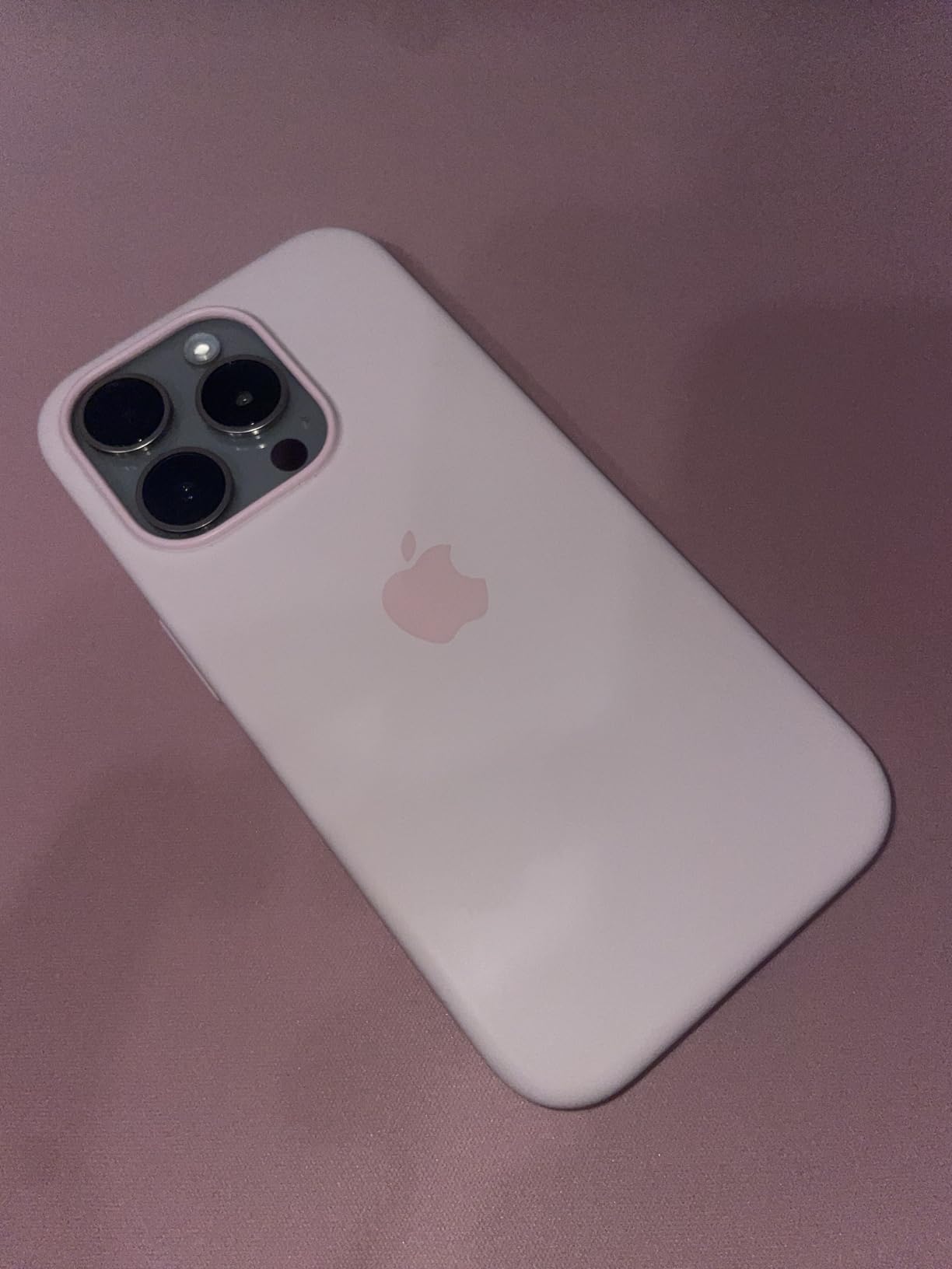 Apple iPhone 15 Pro Silikon Case Hellrosa mit MagSafe