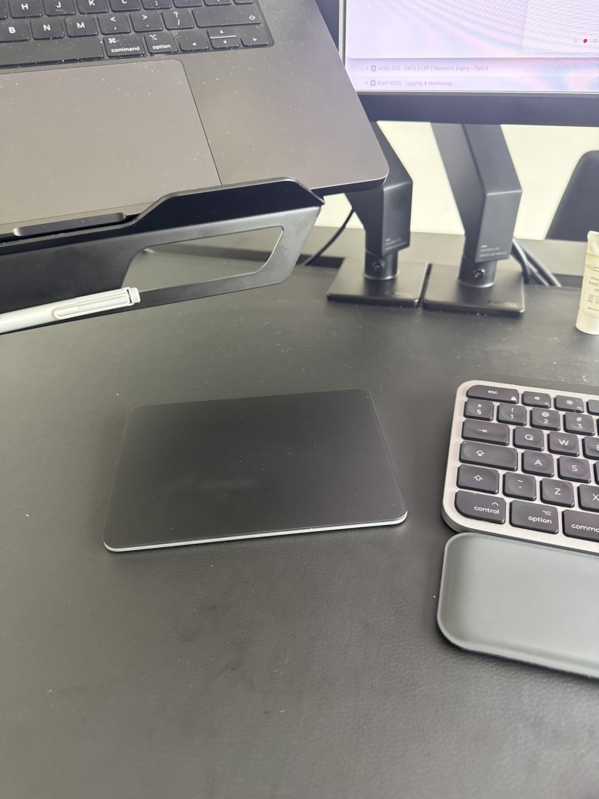 Apple Magic Trackpad Bluetooth Touchpad Schwarz USB-C