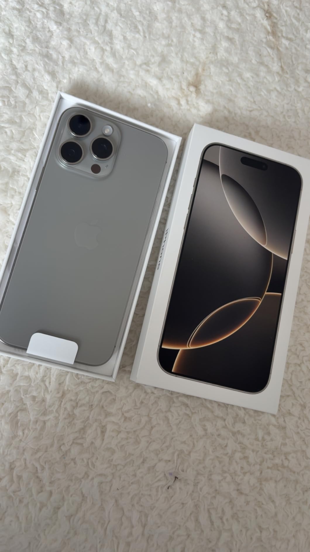 Apple iPhone 16 Pro Max Smartphone 1 TB Titan Weiß 5G