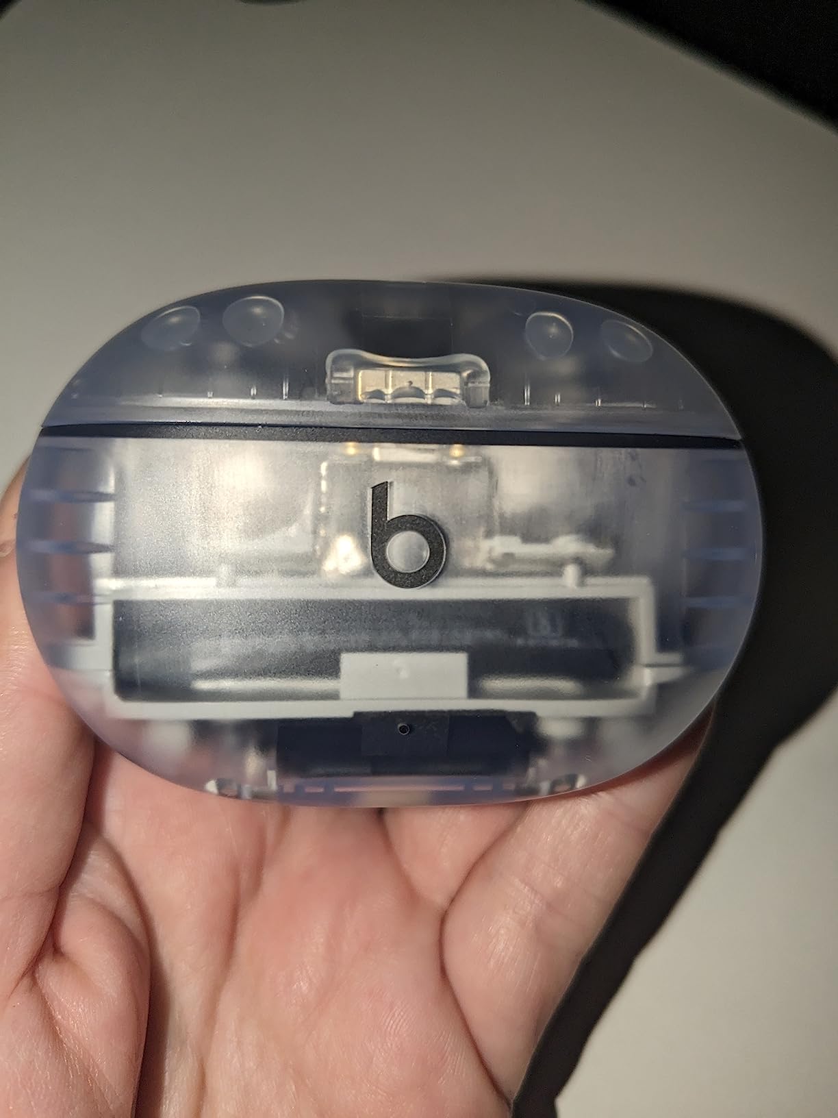 Beats Studio Buds + Kopfhörer Cremeweiß ANC