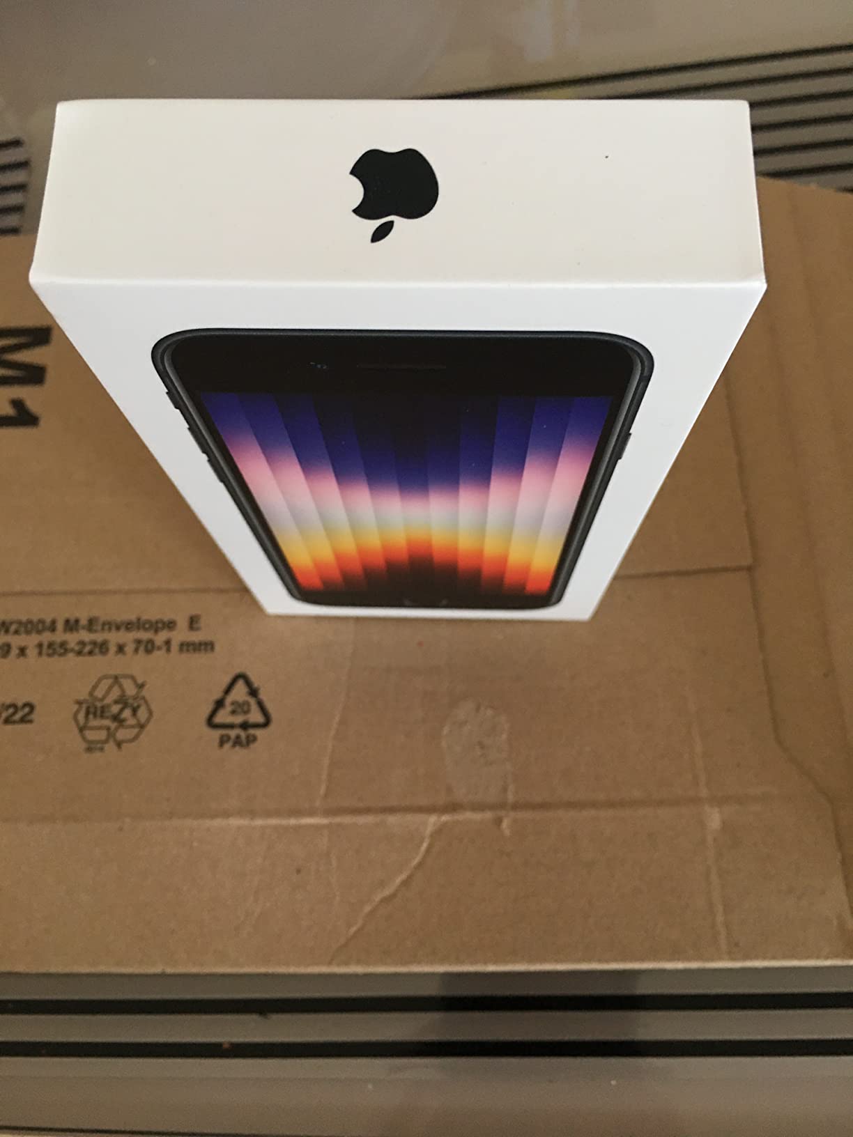 Apple iPhone SE 2022 Smartphone 64 GB Polarstern 5G