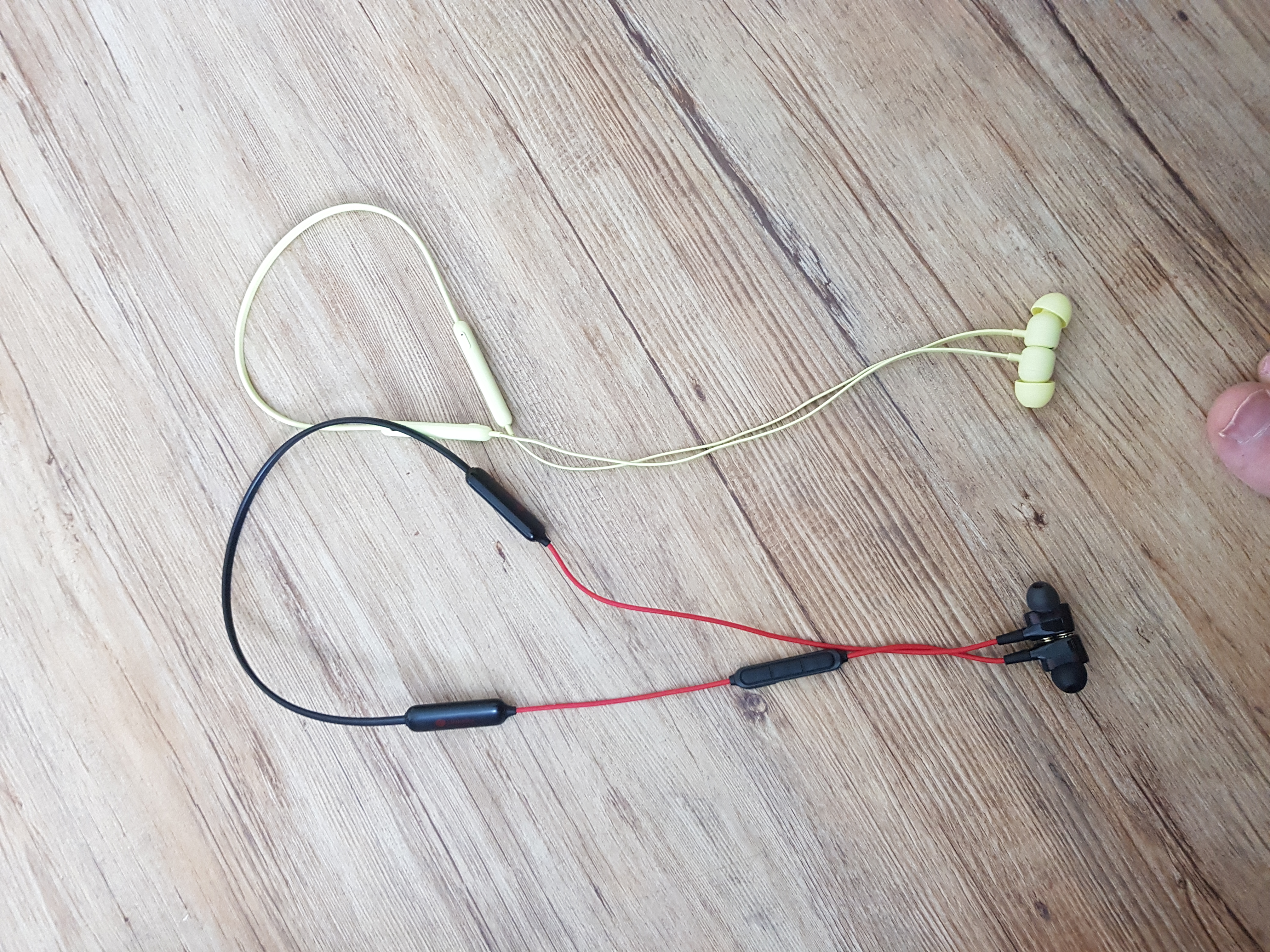 Beats Flex In-Ear Kopfhörer Bluetooth Flammenblau 12h
