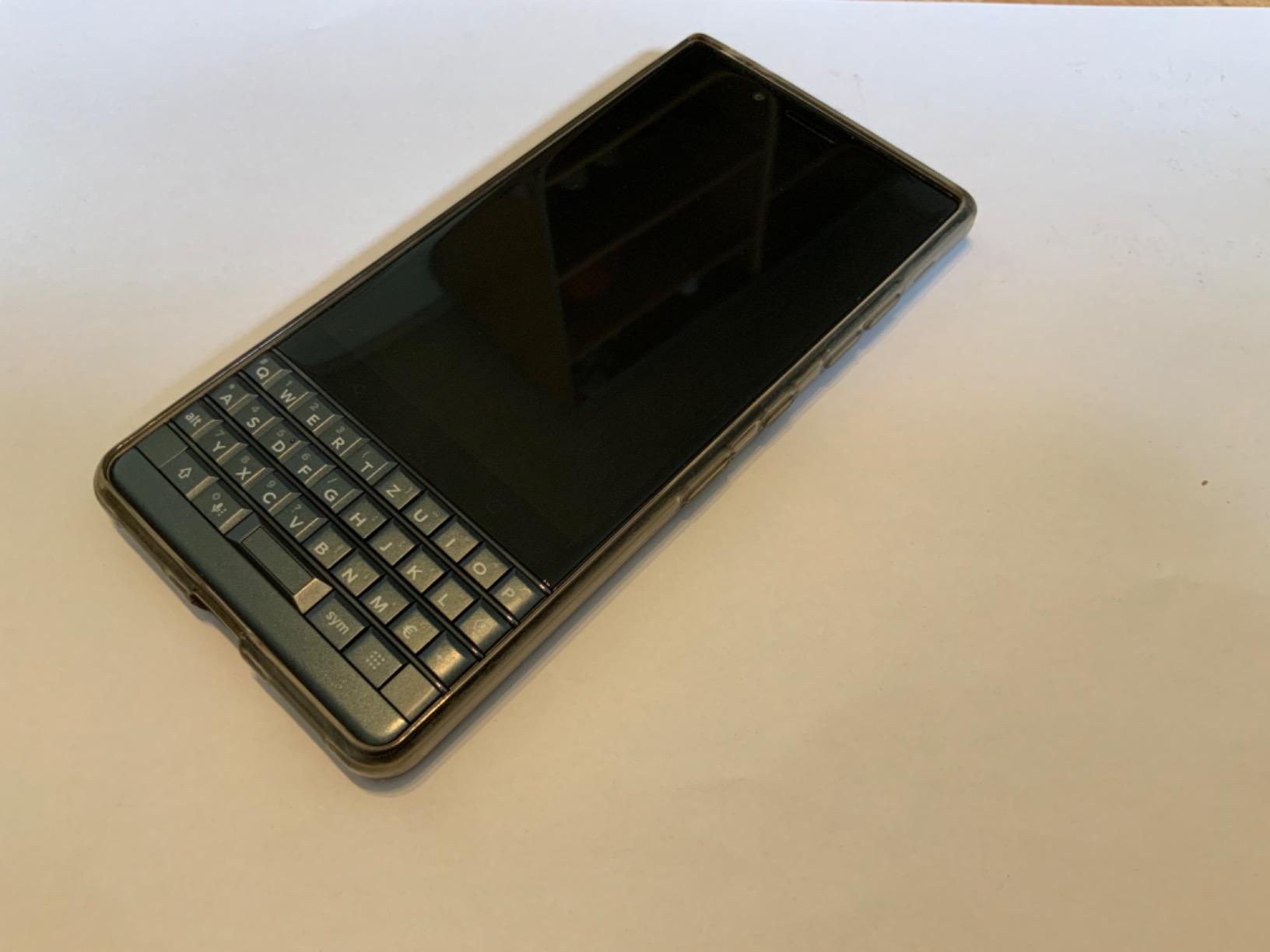 BlackBerry KEY2 LE Smartphone 64GB Dual-SIM Blau Tastatur