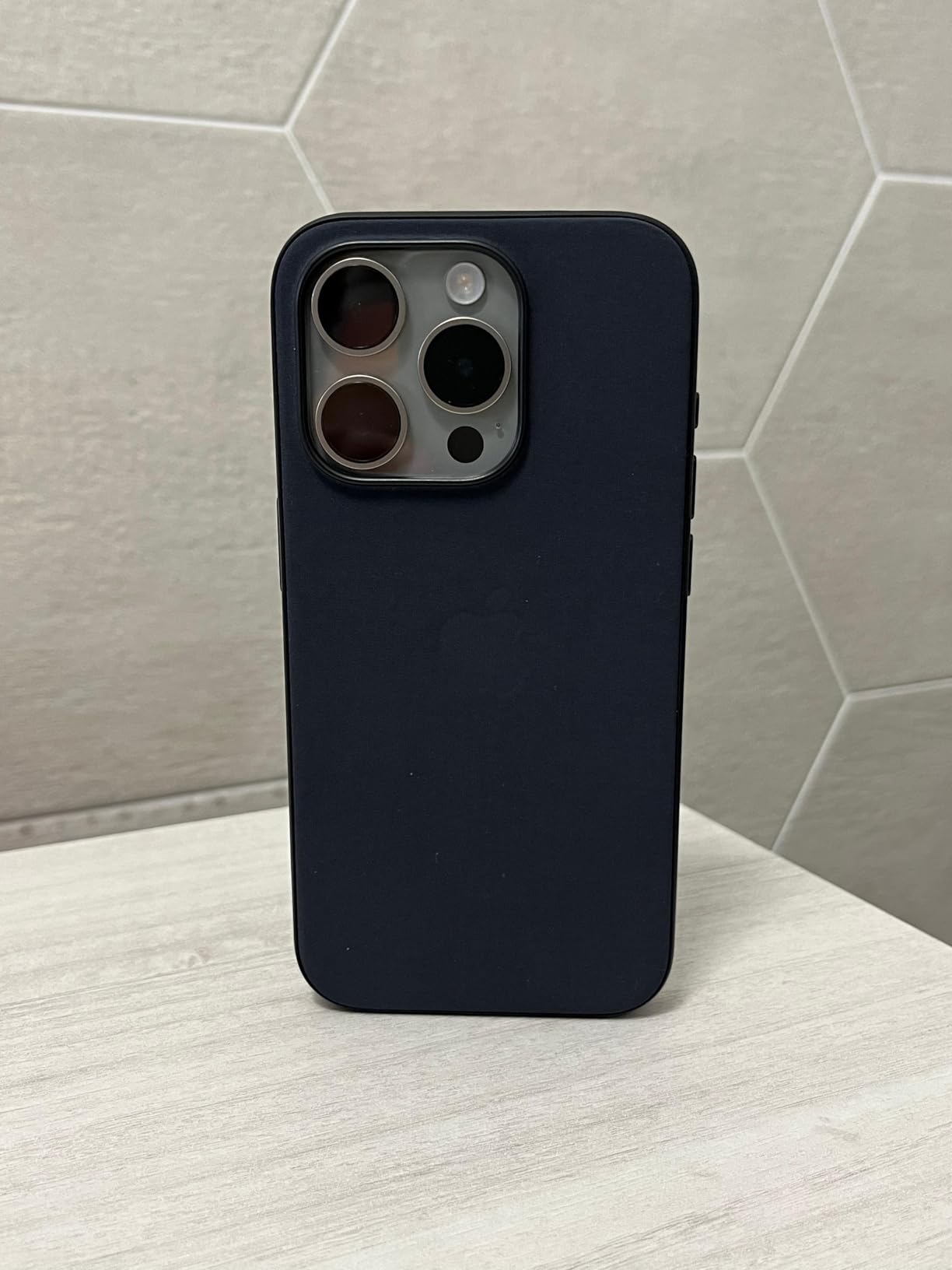 Apple iPhone 15 Pro Case Hülle MagSafe Mulberry