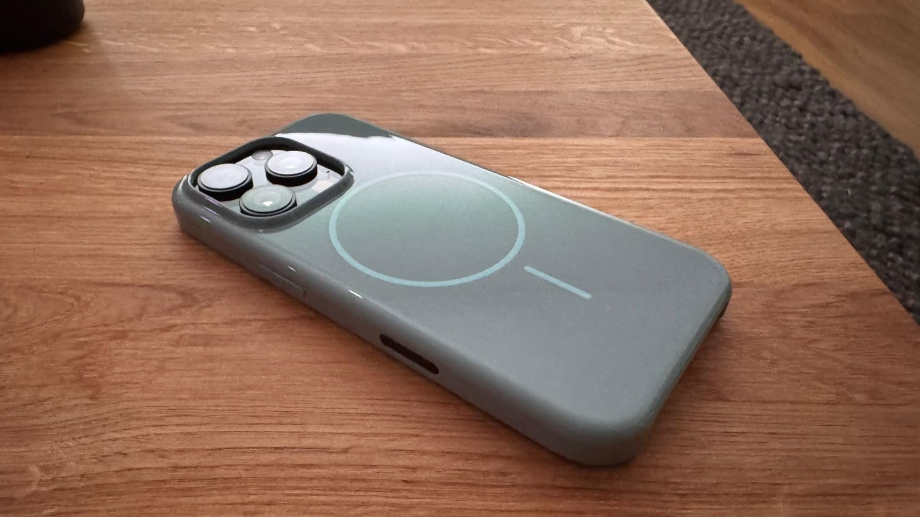 Beats iPhone 16 Hülle MagSafe Case Samtschwarz